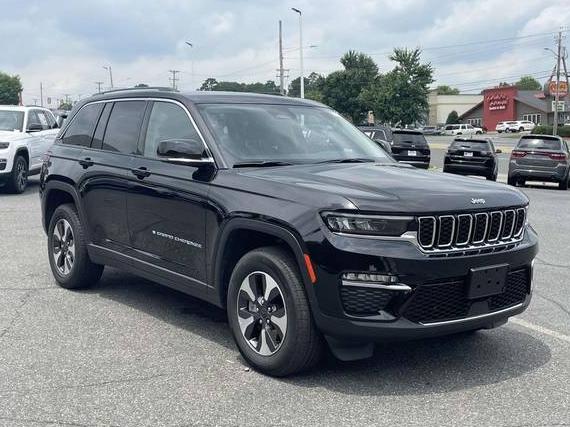 JEEP GRAND CHEROKEE 2023 1C4RJYB60PC649360 image